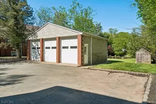 186 W Northfield Rd, Livingston, NJ 07039 - Photo 28