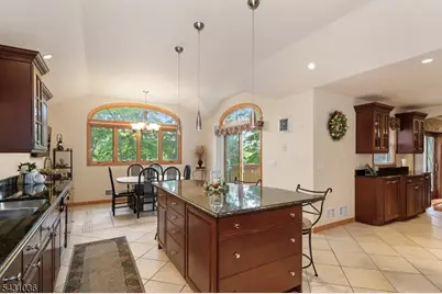 16 Barbara Way, Wayne, NJ 07470 - Photo 8