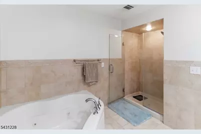 7 Harbor Front Ct. Unit #C7, Elizabeth, NJ 07206 - Photo 20
