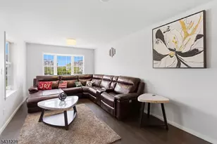7 Harbor Front Ct Unit, Elizabeth, NJ 07206 - Photo 6
