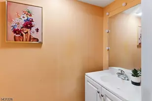 7 Harbor Front Ct Unit, Elizabeth, NJ 07206 - Photo 12