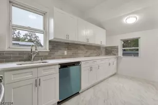 304 N Park Ave, Linden, NJ 07036 - Photo 8