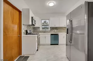 304 N Park Ave, Linden, NJ 07036 - Photo 10
