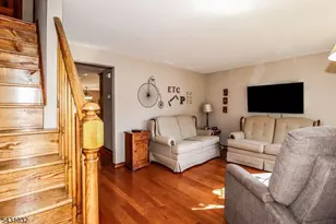26 W Cliff Rd, Woodbridge Township, NJ 07067 - Photo 8