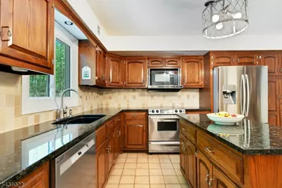 22 Sandalwood Dr, Warren Township, NJ 07059 - Photo 16