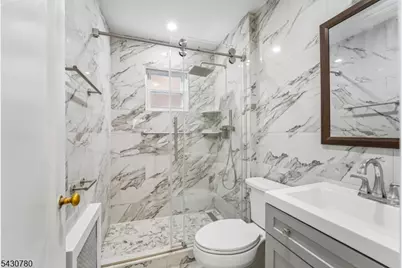 1030 Jassamine Way, Fort Lee, NJ 07024 - Photo 14