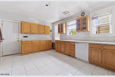 24 Elizabeth St, Paterson, NJ 07503 - Photo 10