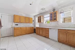 24 Elizabeth St, Paterson, NJ 07503 - Photo 10