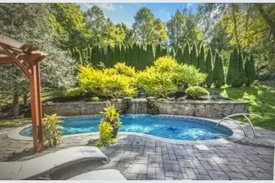 332 Lake Wallkill Rd, Vernon, NJ 07461 - Photo 2