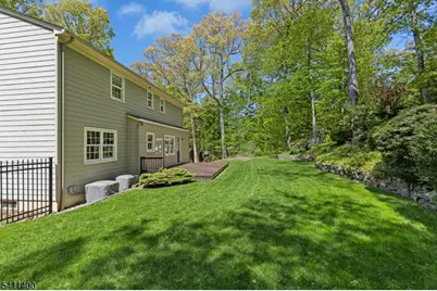 260 Lorraine Dr, Berkeley Heights Township, NJ 07922 - Photo 30