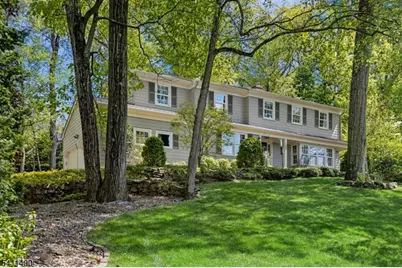 260 Lorraine Dr, Berkeley Heights Township, NJ 07922 - Photo 2