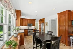 260 Lorraine Dr, Berkeley Heights Township, NJ 07922 - Photo 12