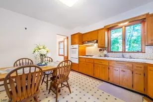 25 Robbins Ave, Berkeley Heights Township, NJ 07922 - Photo 8