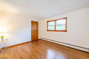 25 Robbins Ave, Berkeley Heights Township, NJ 07922 - Photo 12