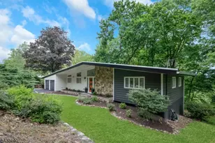 29 Skyline Dr, Morris Township, NJ 07960 - Photo 1