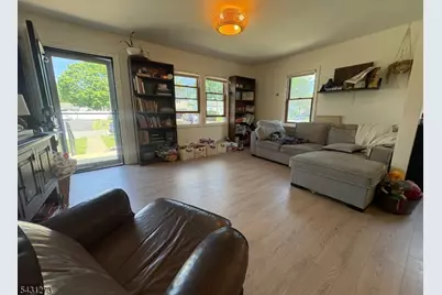 14 Roxbury Dr, Roxbury Township, NJ 07847 - Photo 8