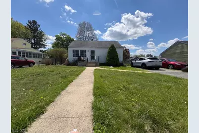 14 Roxbury Dr, Roxbury Township, NJ 07847 - Photo 2