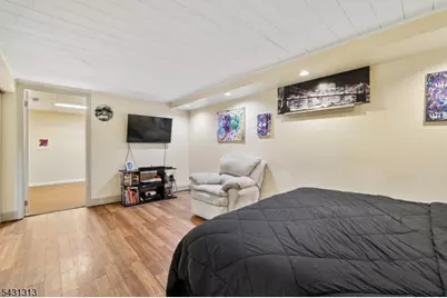 8 Parkway Pl, Sayreville Boro, NJ 08859 - Photo 20