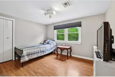 8 Parkway Pl, Sayreville Boro, NJ 08859 - Photo 14