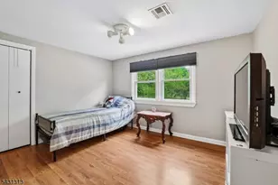 8 Parkway Pl, Sayreville Boro, NJ 08859 - Photo 14