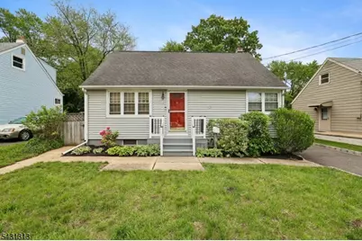 8 Parkway Pl, Sayreville, NJ 08859 - Photo 1