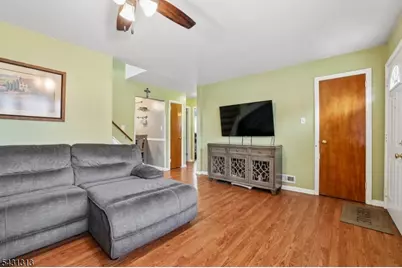 8 Parkway Pl, Sayreville Boro, NJ 08859 - Photo 4