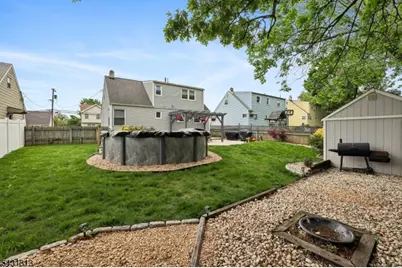 8 Parkway Pl, Sayreville Boro, NJ 08859 - Photo 26