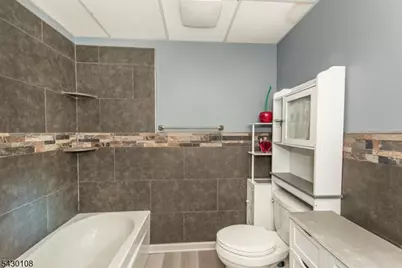 51 Main St, Franklin, NJ 07416 - Photo 8