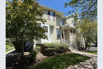 24 Kentworth Ct, Raritan Township, NJ 08822 - Photo 1