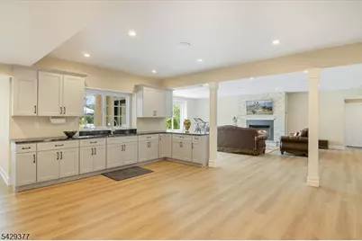 2 Brighton Ct, Livingston, NJ 07039 - Photo 32