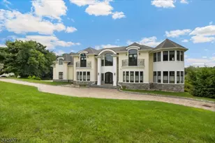 2 Brighton Ct, Livingston, NJ 07039 - Photo 2