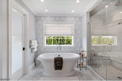 2 Brighton Ct, Livingston, NJ 07039 - Photo 24