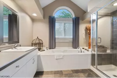 32 Lenox Ct, Montville Township, NJ 07045 - Photo 16