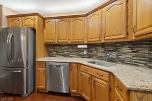 32 Lenox Ct, Montville Township, NJ 07045 - Photo 8