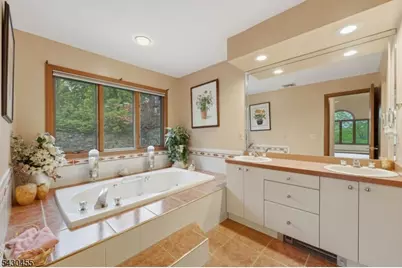 89 Columbus Ave, Totowa, NJ 07512 - Photo 16