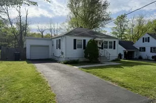 10 Lake Dr, Mendham, NJ 07945 - Photo 2