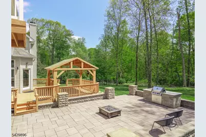 8 Peach Tree Ln, Chester, NJ 07930 - Photo 6