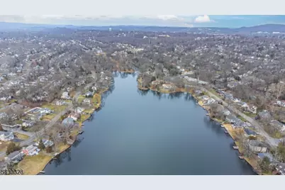 13 Elmwood Ter, Wayne, NJ 07470 - Photo 34