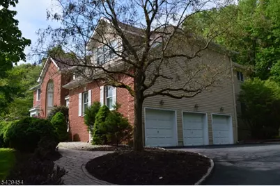 40 Newland Ct, Bridgewater Twp., NJ 08807 - Photo 2