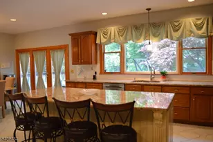 40 Newland Ct, Bridgewater Twp., NJ 08807 - Photo 6