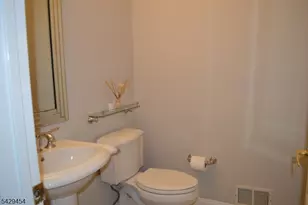 40 Newland Ct, Bridgewater Twp., NJ 08807 - Photo 12