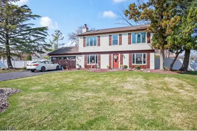 19 Plymouth Ln, Manalapan Township, NJ 07726 - Photo 2