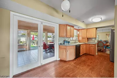 19 Plymouth Ln, Manalapan Township, NJ 07726 - Photo 8