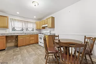 8 Cardinal Ln, Hillsborough Township, NJ 08844 - Photo 4