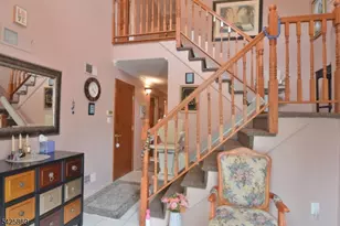 110 Castle Ridge Dr, East Hanover Township, NJ 07936 - Photo 4