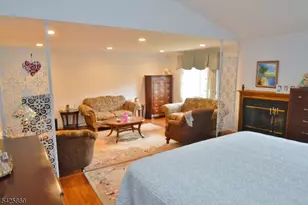 110 Castle Ridge Dr, East Hanover Township, NJ 07936 - Photo 14