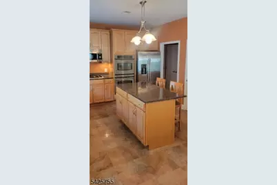 468 Crossfields Ln, Franklin Township, NJ 08873 - Photo 2