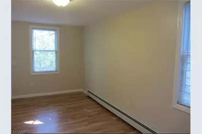 421 Riverside Dr, Wayne, NJ 07470 - Photo 4