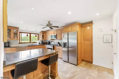 631 Golf Ter, Union Township, NJ 07083 - Photo 8