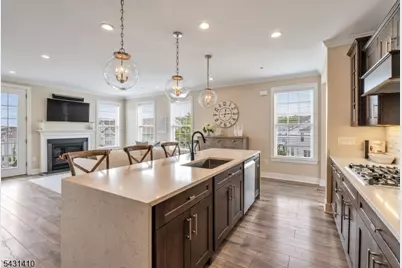 137 Aspen Dr, Cedar Grove Twp., NJ 07009 - Photo 6
